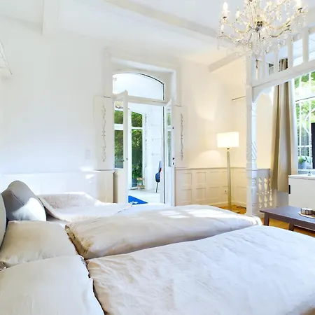 Kurpark I Garten I Parkplatz *